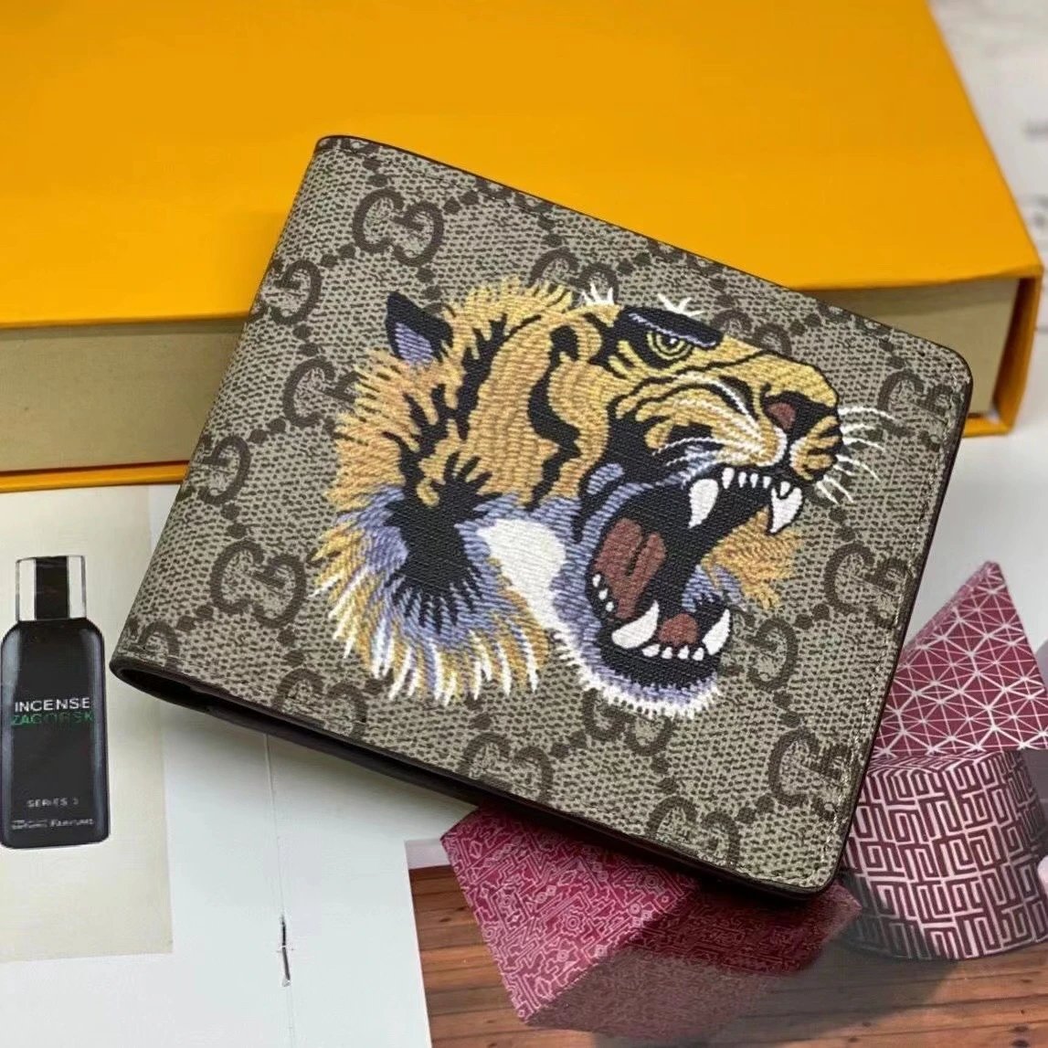 gucci wallet