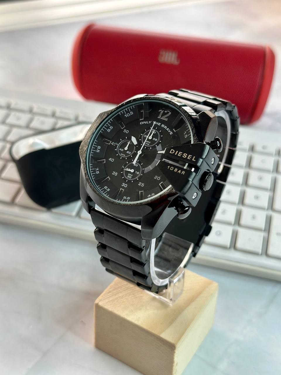 Diesel Mega Chief Analog Black Over sized dial Men's Watch - DZ4283
